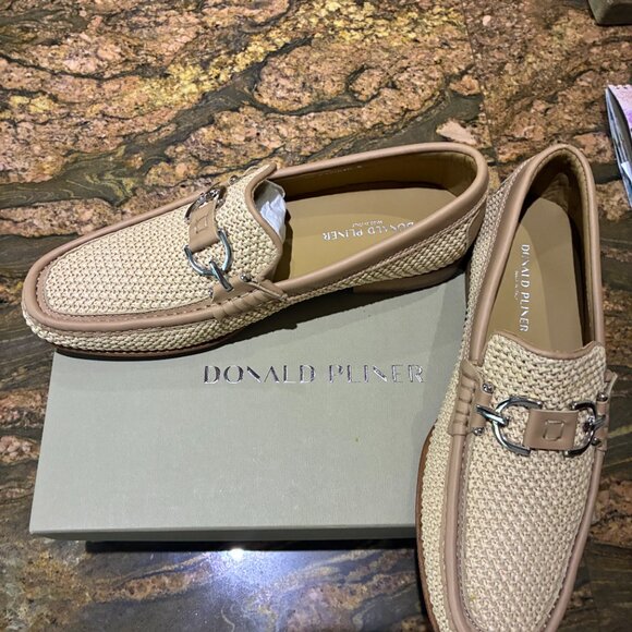 Donald Pliner Men's Loafer, Natural, size 9M - Picture 2 of 5